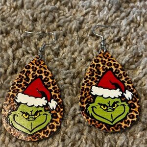Leopard Print Grinch Christmas Earrings New - 🎄